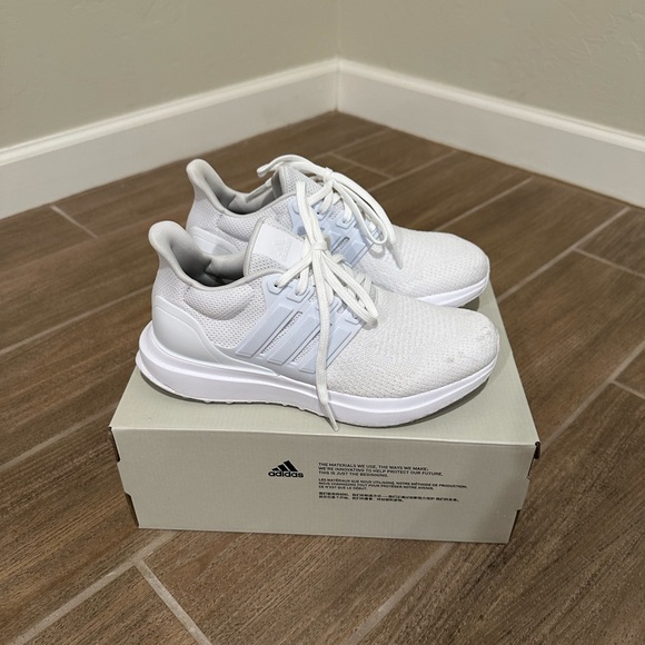 Adidas UBOUNCE DNA SHOES in white, size 6 - Picture 3 of 6